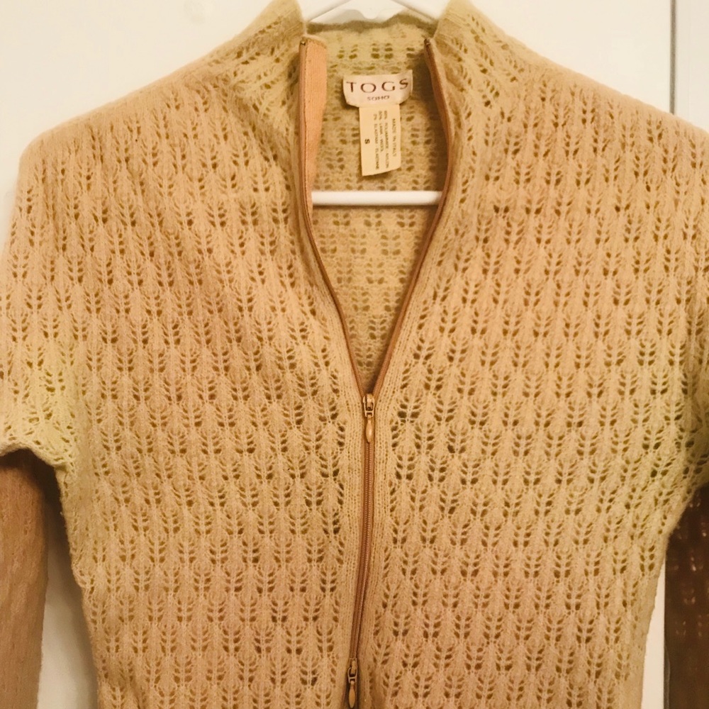 TOGS SOHO women’s Sweater-Italian wool -camel color, zip bottom & top